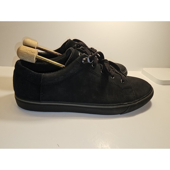 Ugg Mens Low Baysiders Suede  Size 10.5